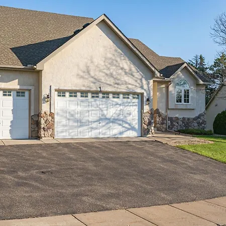 Villa Maple Grove Retreat 30 Days Minimum